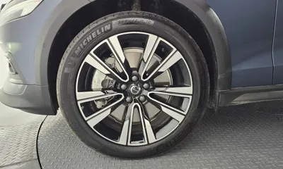 Volvo V60 2024, 26733 км, за 28876.2 USD