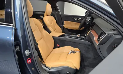 Volvo V60 2024, 26733 км, за 28876.2 USD - фото 26
