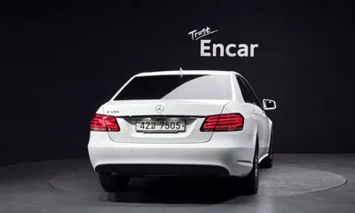 Mercedes-Benz E-Class 2015, 99985 км, за 8143.33 USD