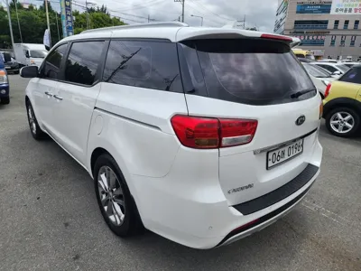 Kia Canival 2016, 199354 км, за 4879.01 USD