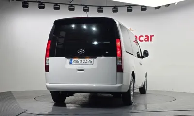 Hyundai Staria 2023, 95619 км, за 14278.17 USD