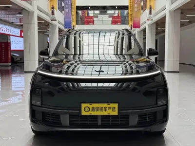 Li Auto Li L8 2023, 39300 км, за 30322.95 USD