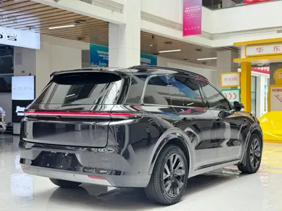 Li Auto Li L8 2023, 39300 км, за 30322.95 USD