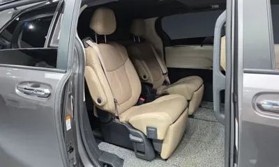 Toyota Sienna 2023, 55842 км, за 32969.93 USD - фото 12