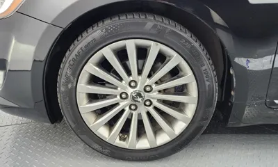 Kia K7 2011, 184205 км, за 2561.74 USD