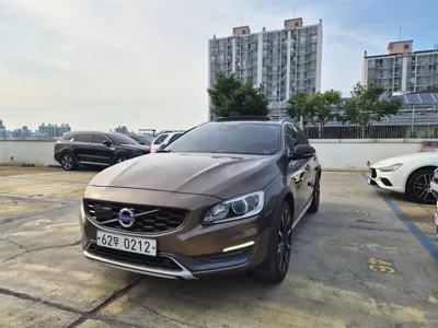 Volvo V60 · 2016 год