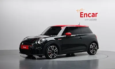 MINI Cooper · 2023 год