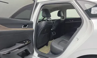 Kia K5 2023, 23763 км, за 28990.24 USD - фото 17