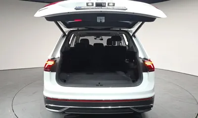 Volkswagen Tiguan 2023, 14735 км, за 20283.58 USD - фото 20