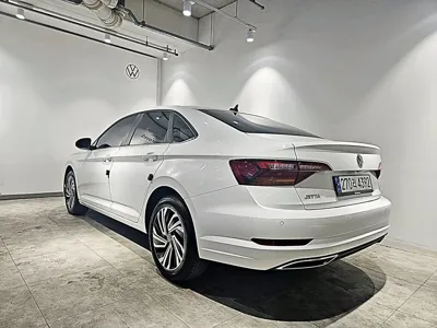 Volkswagen Jetta 2021, 24809 км, за 17551.84 USD