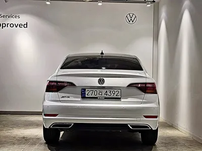 Volkswagen Jetta 2021, 24809 км, за 17551.84 USD