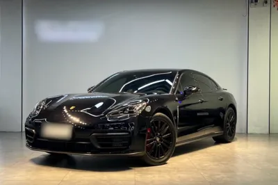 Porsche Panamera · 2023 год