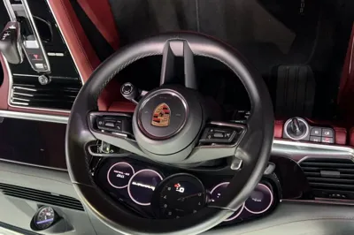 Porsche Panamera 2023, 29900 км, за 112825 USD - фото 7