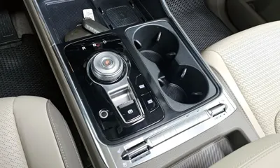 Kia Canival 2024, 42011 км, за 26840.41 USD - фото 9
