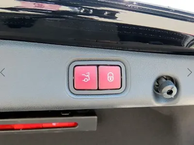 Mercedes-Benz E-Class 2020, 97640 км, за 13348.54 USD - фото 16
