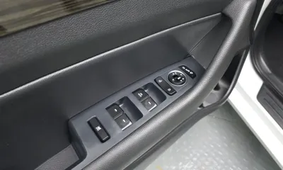 Hyundai Sonata 2017, 61591 км, за 6494.18 USD - фото 13