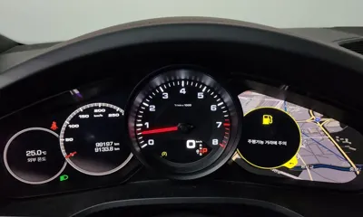 Porsche Cayenne 2020, 99197 км, за 42124.41 USD - фото 8