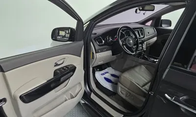 Kia Canival 2018, 111015 км, за 7491.86 USD - фото 10