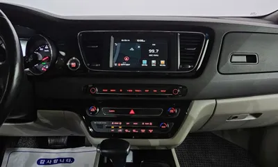 Kia Canival 2018, 111015 км, за 7491.86 USD - фото 15