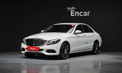 Mercedes-Benz C-Class · 2018 год