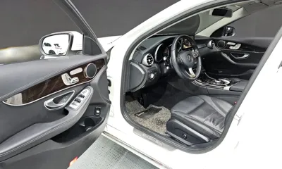 Mercedes-Benz C-Class 2018, 102981 км, за 11886.35 USD - фото 10