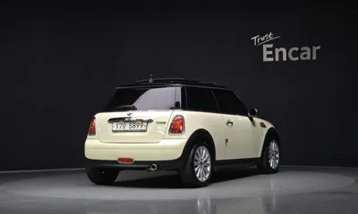MINI Cooper 2010, 145661 км, за 3296.99 USD