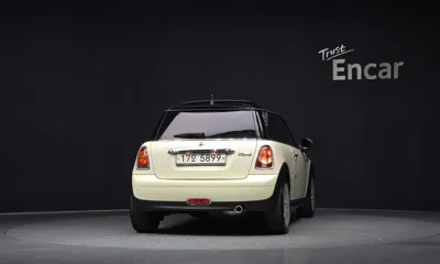 MINI Cooper 2010, 145661 км, за 3296.99 USD