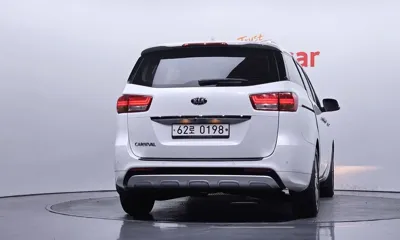 Kia Canival 2016, 101245 км, за 6892.48 USD