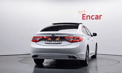 Hyundai Grandeur 2014, 148716 км, за 4160.44 USD