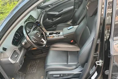 Honda Accord 2022, 49700 км, за 19235 USD - фото 28