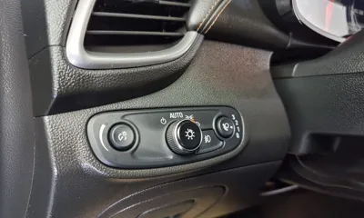 ChevroletGMDaewoo Trax 2018, 87285 км, за 4269.57 USD - фото 17