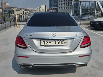 Mercedes-Benz E-Class 2017, 178661 км, за 10749.19 USD
