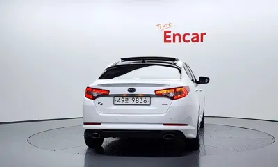 Kia K5 2012, 97959 км, за 3642.38 USD