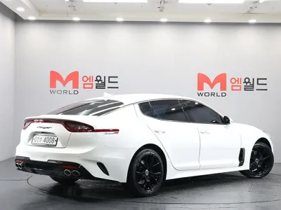 Kia Stinger 2018, 88140 км, за 8995.03 USD