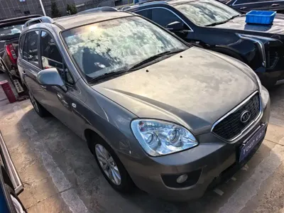 Kia Carens 2012, 53000 км, за 2745.13 USD