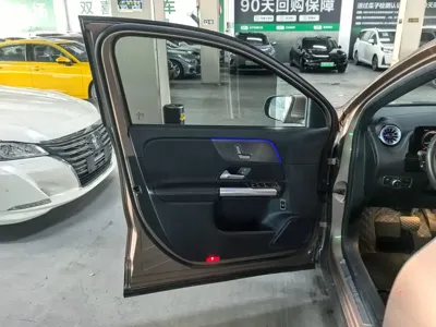 Mercedes-Benz EQA 2024, 30000 км, за 17951.39 USD