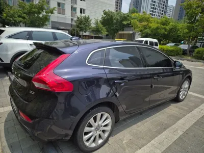 Volvo V40 2016, 156204 км, за 5222.11 USD