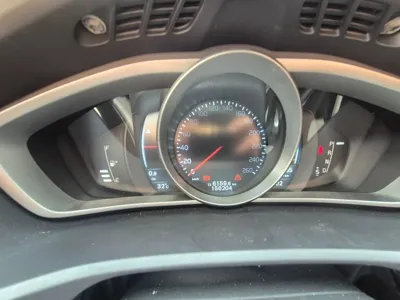Volvo V40 2016, 156204 км, за 5185.77 USD - фото 6