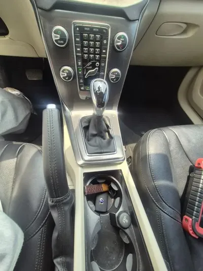 Volvo V40 2016, 156204 км, за 5185.77 USD - фото 7