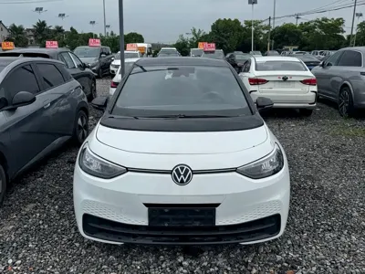 Volkswagen ID.3 2024, 30000 км, за 8975.69 USD