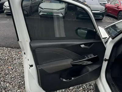 Volkswagen ID.3 2024, 30000 км, за 8975.69 USD