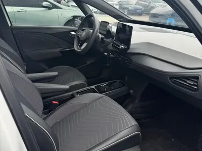Volkswagen ID.3 2024, 30000 км, за 8975.69 USD - фото 8