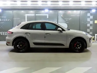 Porsche Macan 2020, 29702 км, за 52448.47 USD