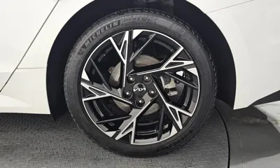 Kia K5 2024, 55474 км, за 19094.81 USD