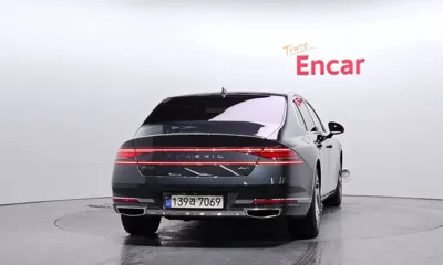 Genesis G90 2023, 17170 км, за 70775.97 USD