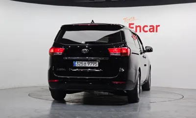Kia Canival 2018, 106789 км, за 5407.17 USD