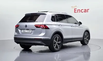 Volkswagen Tiguan 2018, 49244 км, за 13609.42 USD