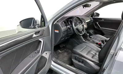 Volkswagen Tiguan 2018, 49244 км, за 13596.16 USD - фото 10