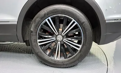 Volkswagen Tiguan 2018, 49244 км, за 13596.16 USD - фото 21