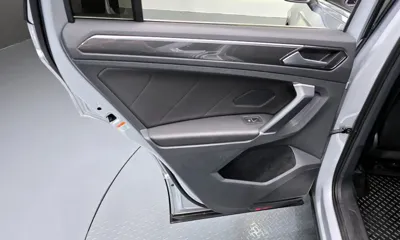 Volkswagen Tiguan 2018, 49244 км, за 13596.16 USD - фото 25